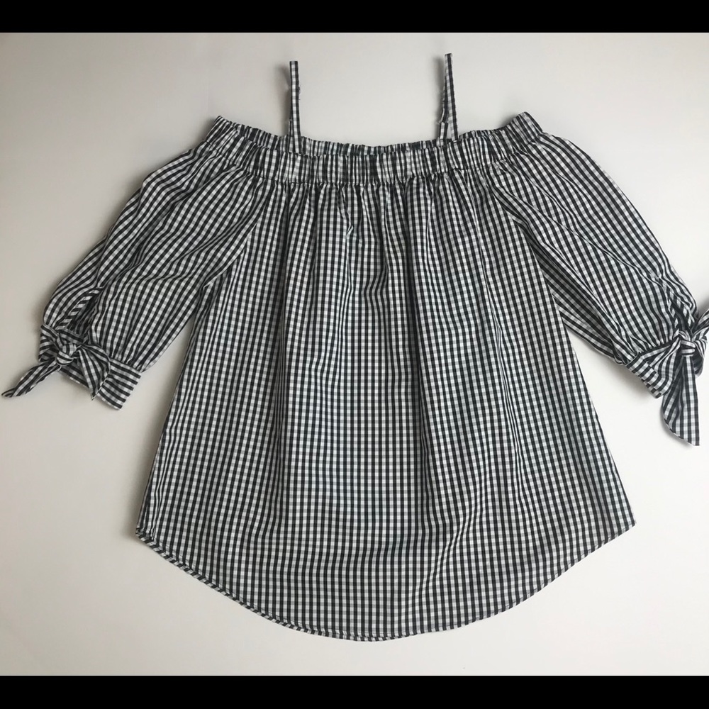 IZ Byer black and white off the shoulder blouse